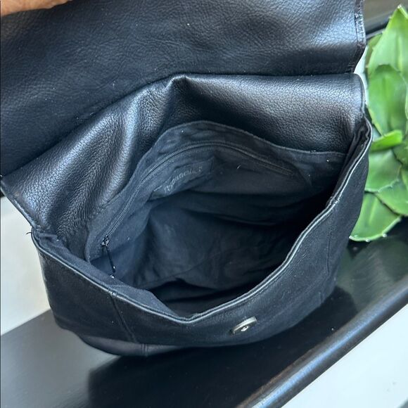 Tignanello Genuine Leather Shoulder Bag – Unique Croc-Embossed Flap Soft Lux - Picture 11 of 12